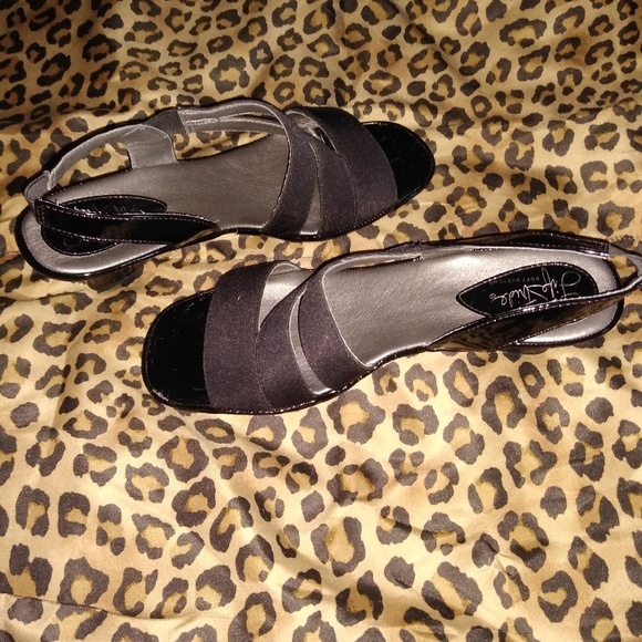 Pumps - Picture 6 of 6